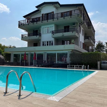 Residence Alexandra Stay 西尔米奥奈 外观 照片